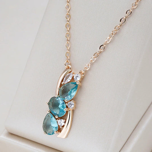 Elegante collana di cristalli blu in oro